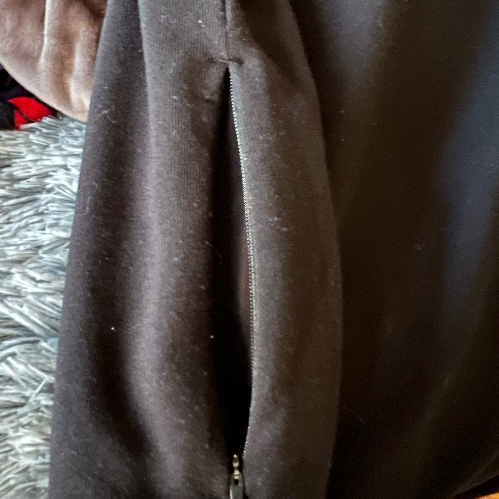 Joggers - Picture 2 of 3